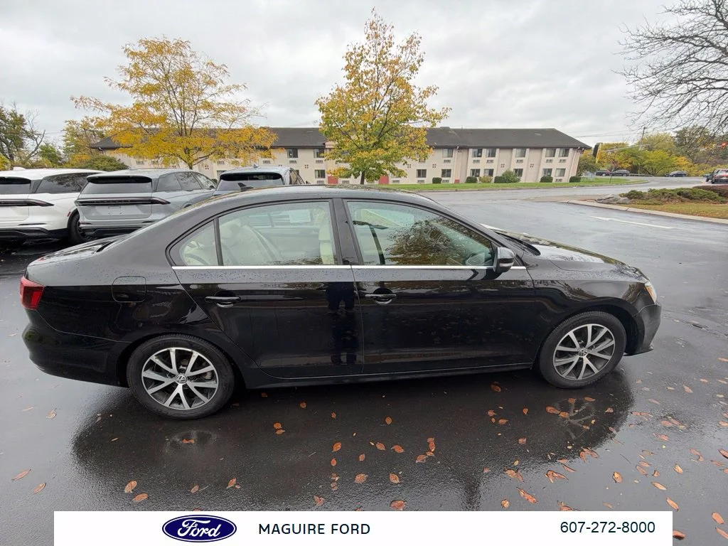 Used 2017 Black Volkswagen 1.4T SE image 3