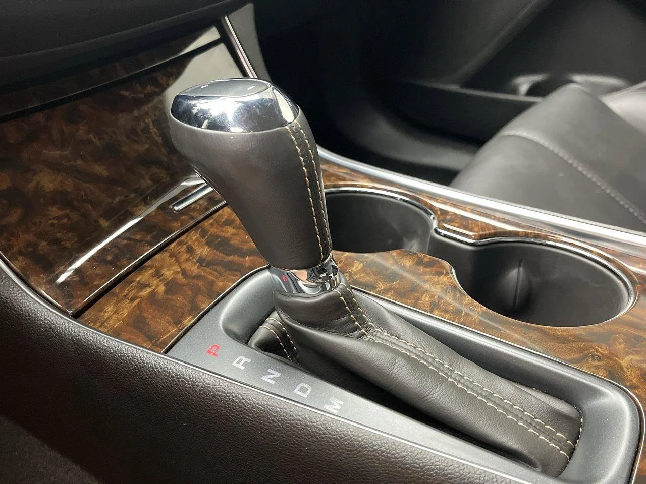 Used 2015 SILVER ICE METALLIC Chevrolet LT image 20