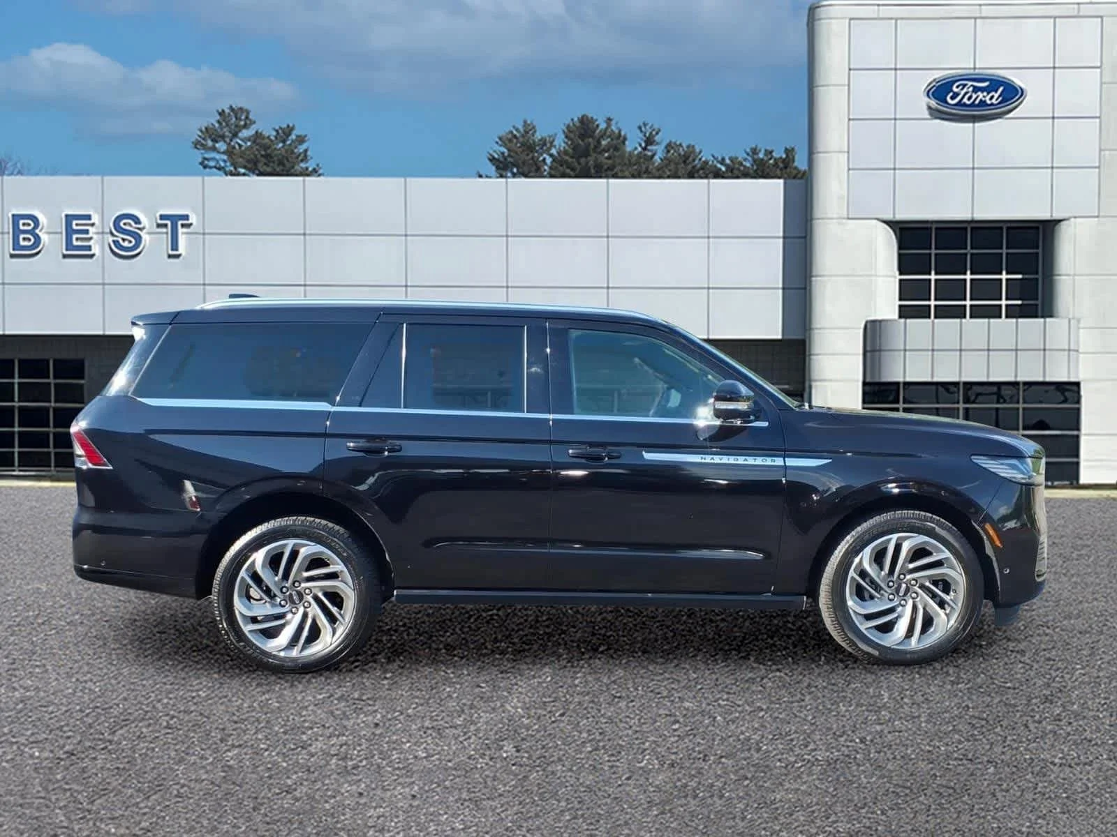 Used 2025 Infinite Black Metallic Lincoln Reserve image 8