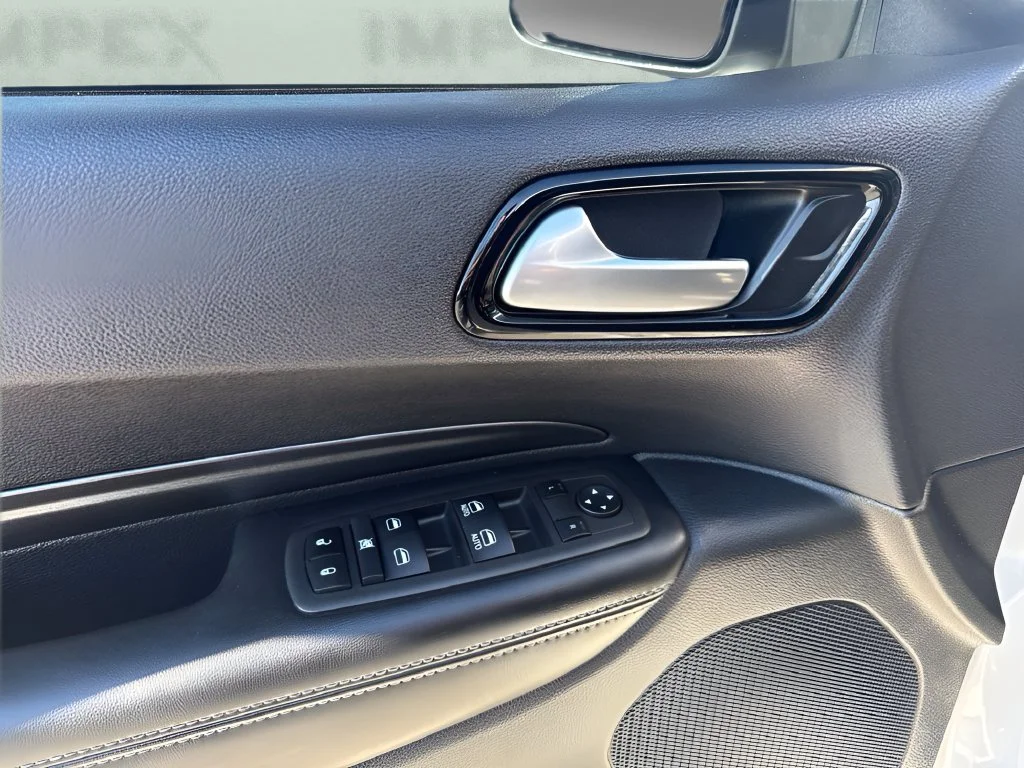 Used 2022 White Dodge SXT image 23