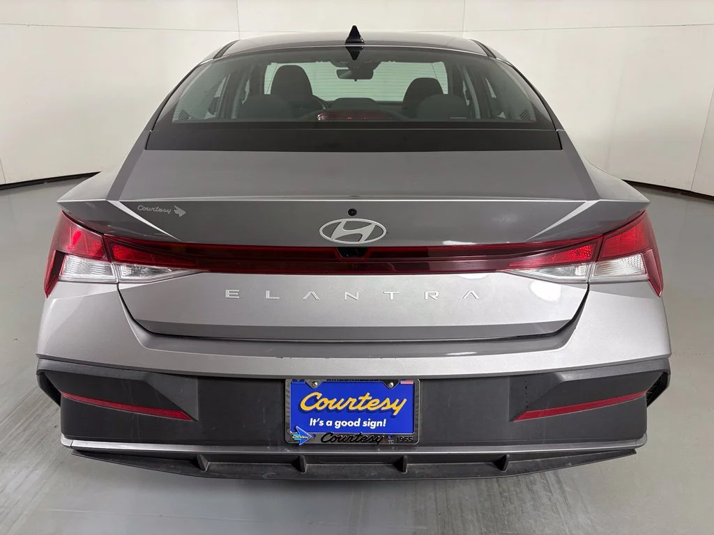 Used 2024 Silver Hyundai SEL image 8