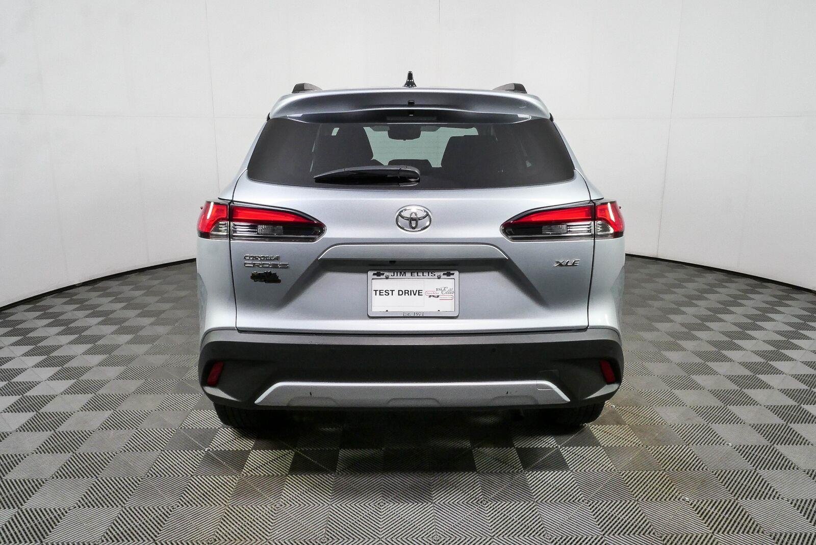 Used 2025 Sonic Silver Toyota XLE image 27