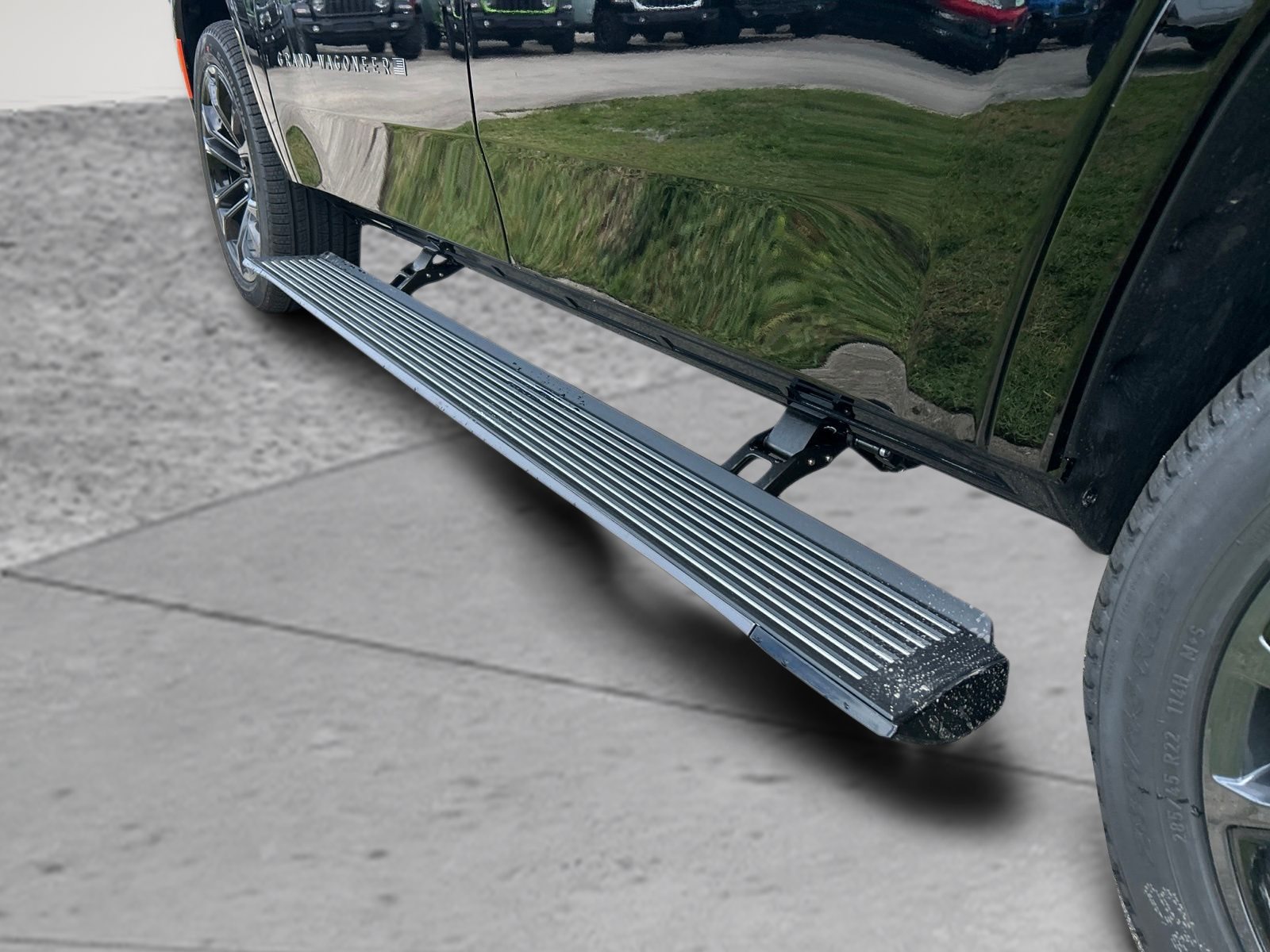 New 2026 High Gloss Black Exterior Paint Jeep Summit Obsidian image 36