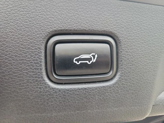 Used 2020 Green Hyundai Limited image 10