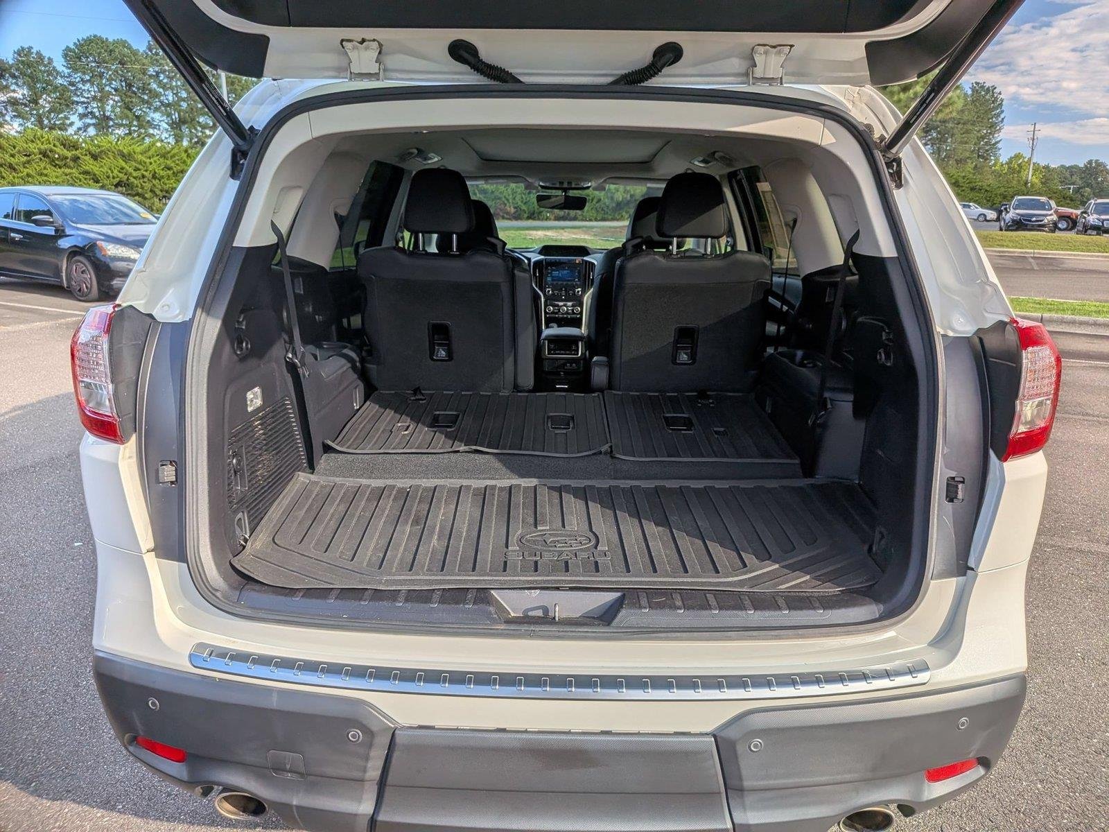 Used 2020 Crystal White Pearl Subaru Limited image 37