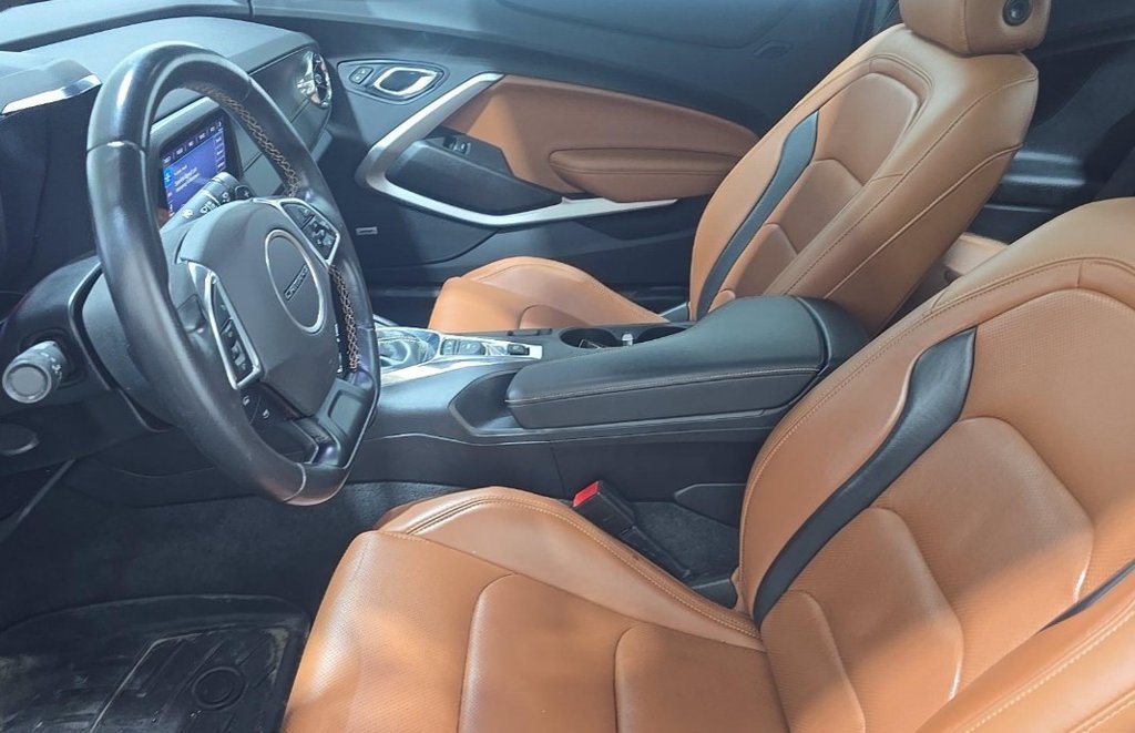 Used 2020 Black Chevrolet 2LT image 5