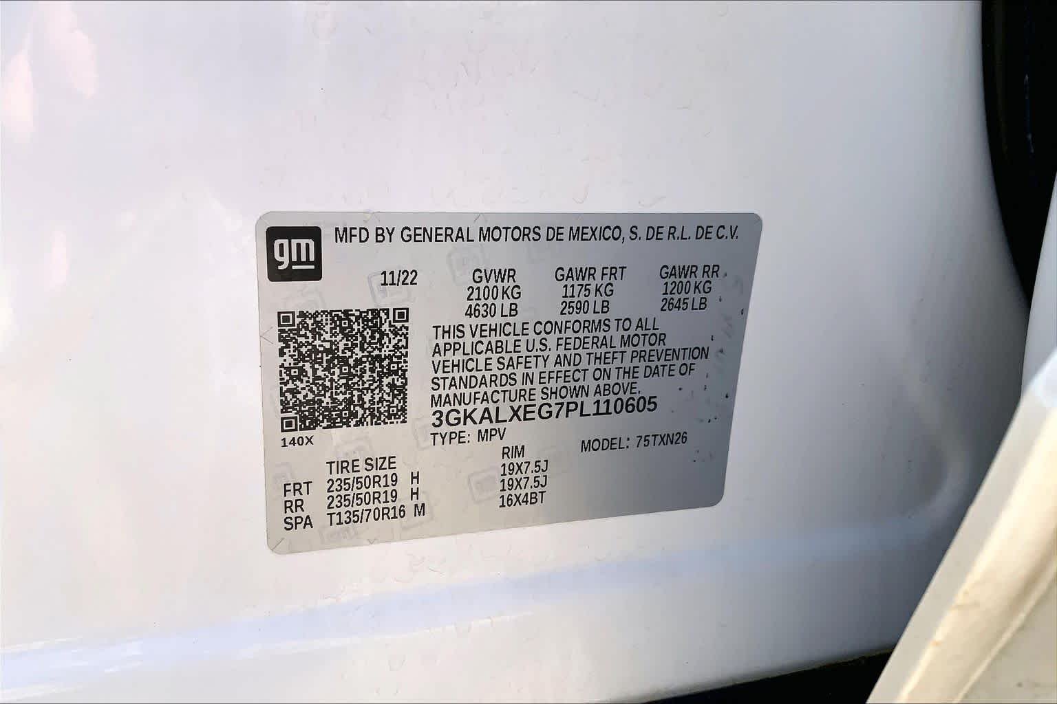 Used 2023 White Frost Tricoat GMC Denali image 34