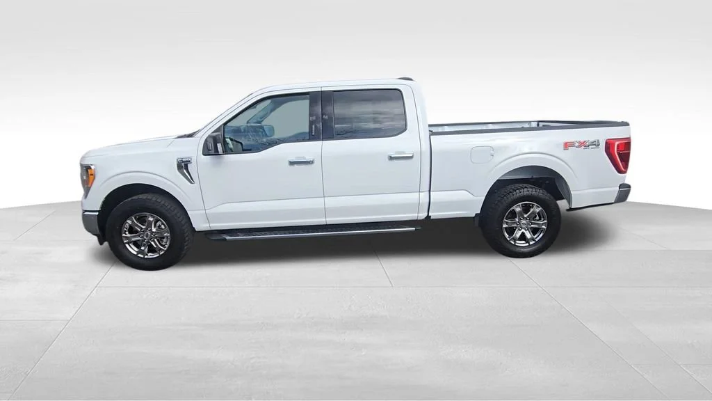 Used 2021 White Ford XL image 4