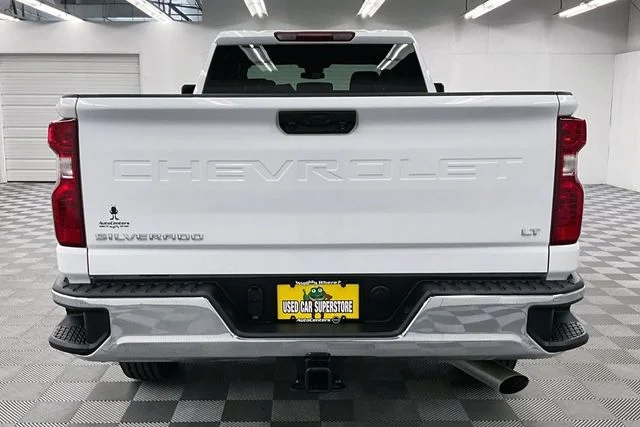 Used 2025 Summit White Chevrolet LT image 5