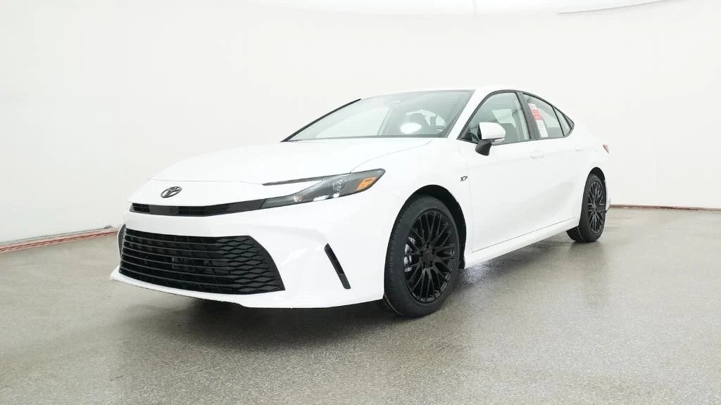 New 2026 Ice Cap Toyota LE image 21