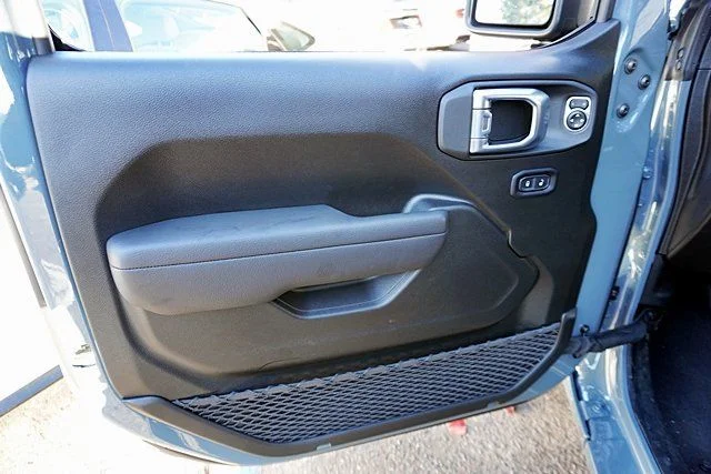 New 2026 Anvil Clear-Coat Exterior Paint Jeep Sport S image 27