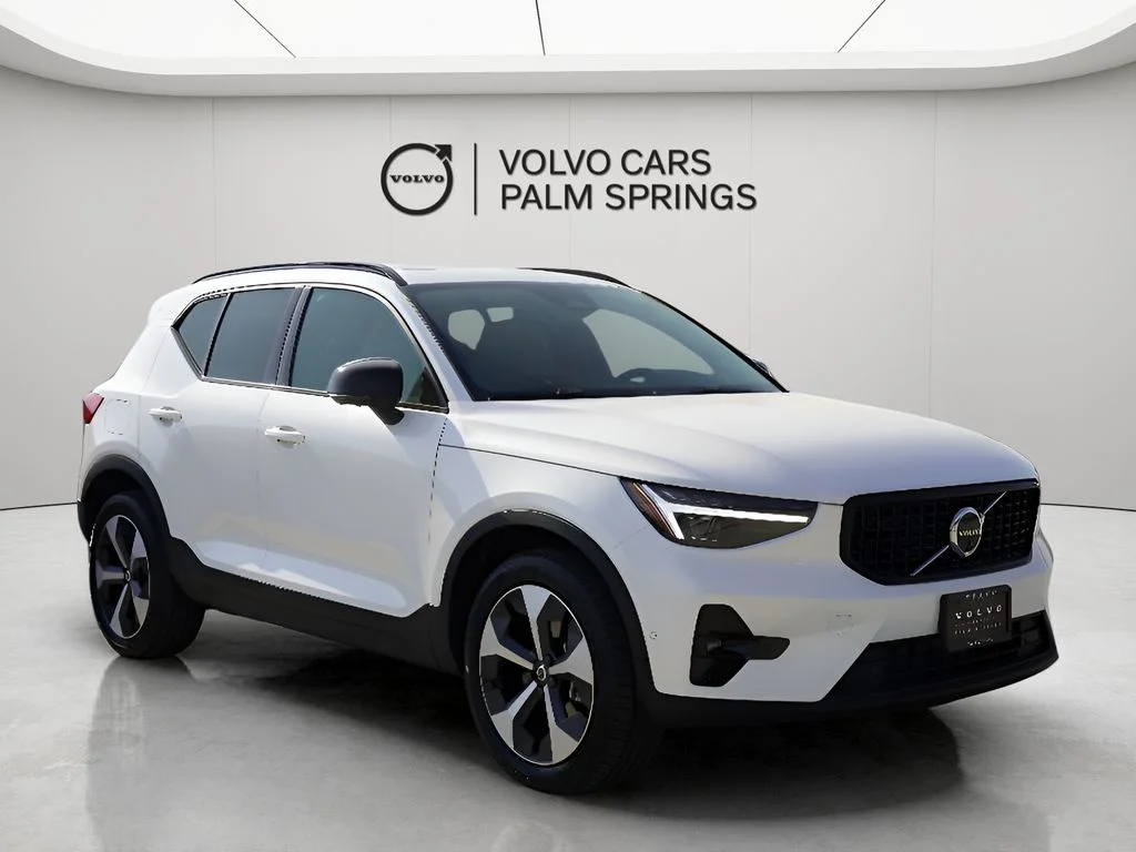 2026 Volvo XC40 B5 Plus Dark AWD's photo