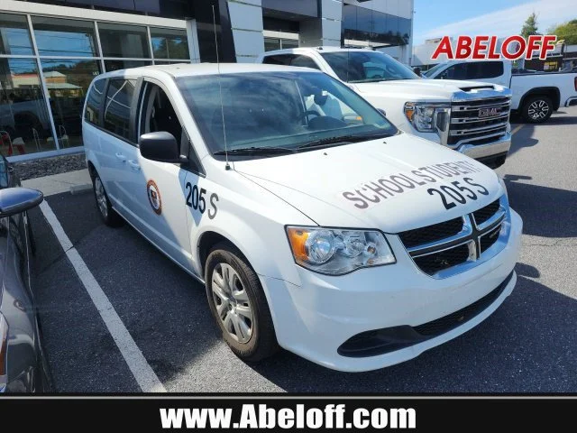 Used 2018 White Dodge SE image 1