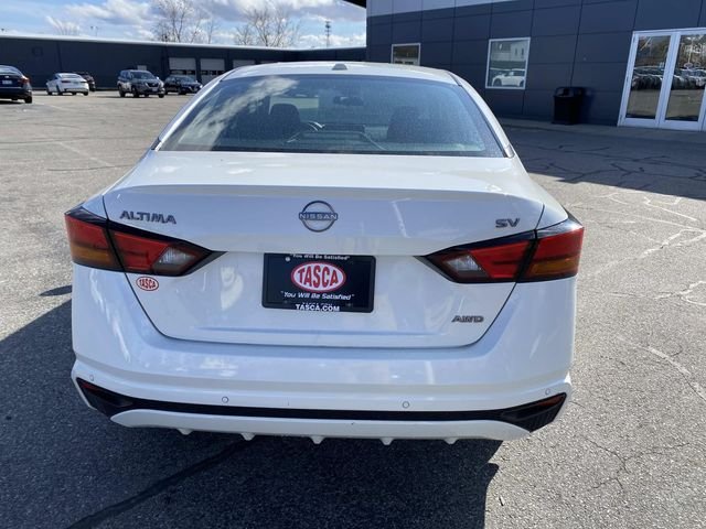 Used 2024 White Nissan 2.5 SV image 6