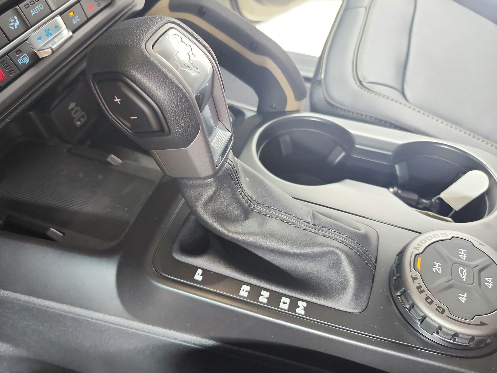 New 2026 Desert Sand Ford Badlands® image 27