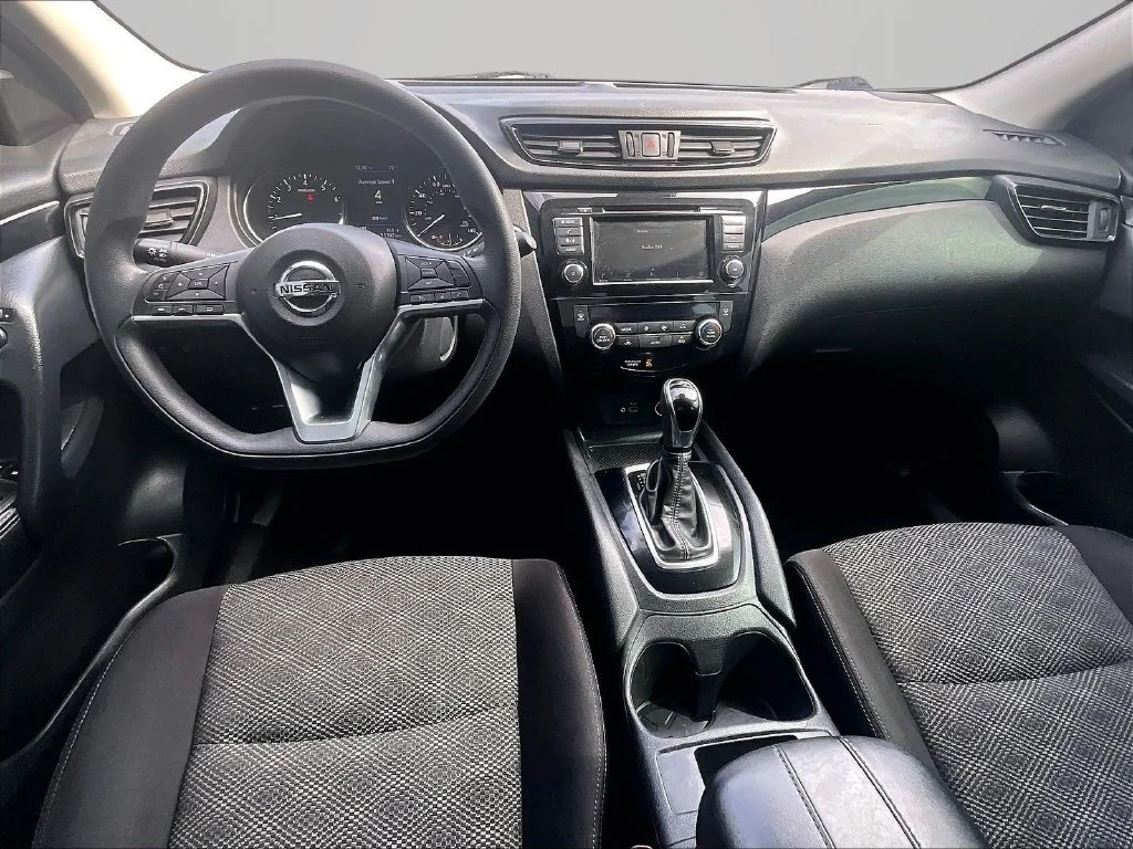 Used 2020 Gray Nissan SV image 17