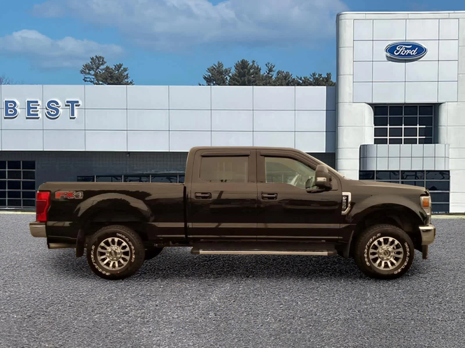Used 2022 Agate Black Metallic Ford LARIAT image 8