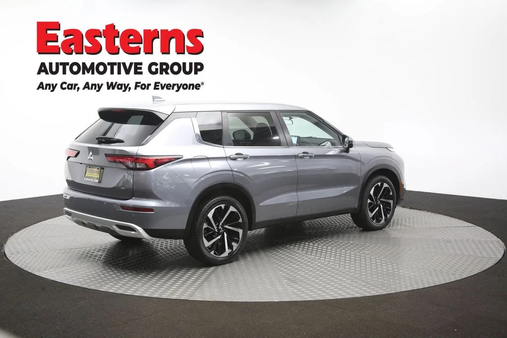 Used 2024 Gray Mitsubishi SE image 40