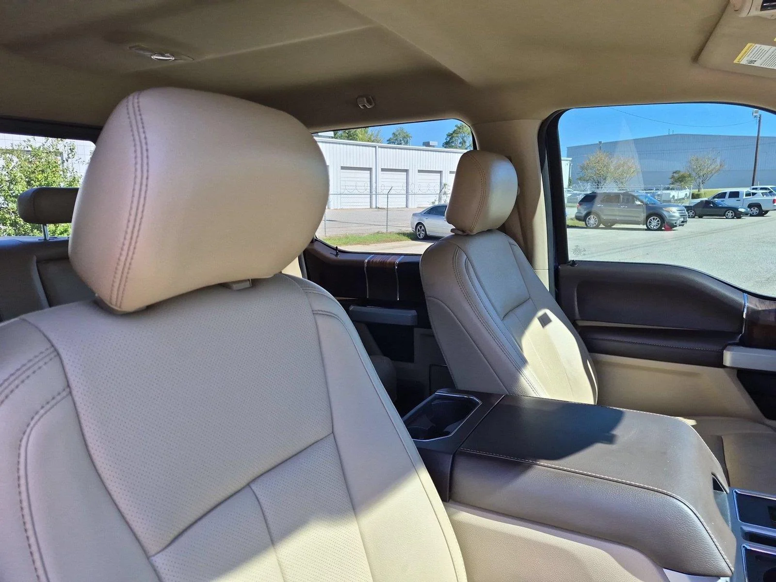 Used 2018 Blue Jeans Metallic Ford LARIAT image 36