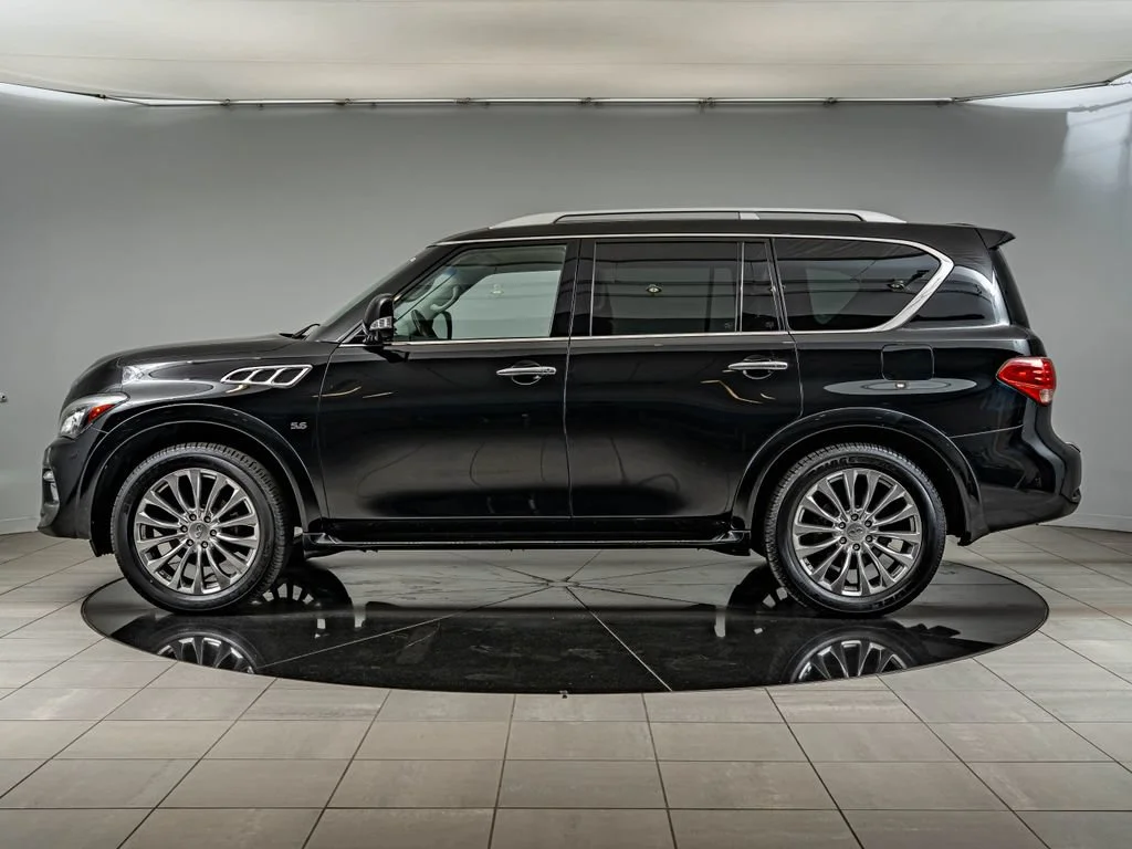 Used 2017 Black Obsidian INFINITI  image 8