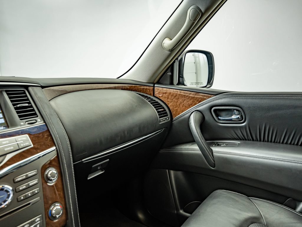 Used 2017 Black Obsidian INFINITI  image 31