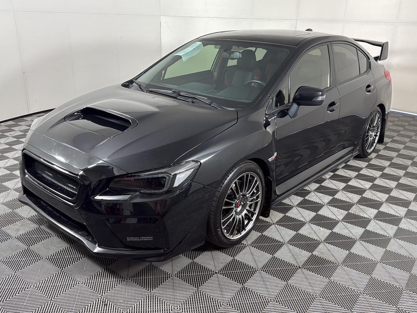 Used 2015 Crystal Black Silica Subaru Limited image 2