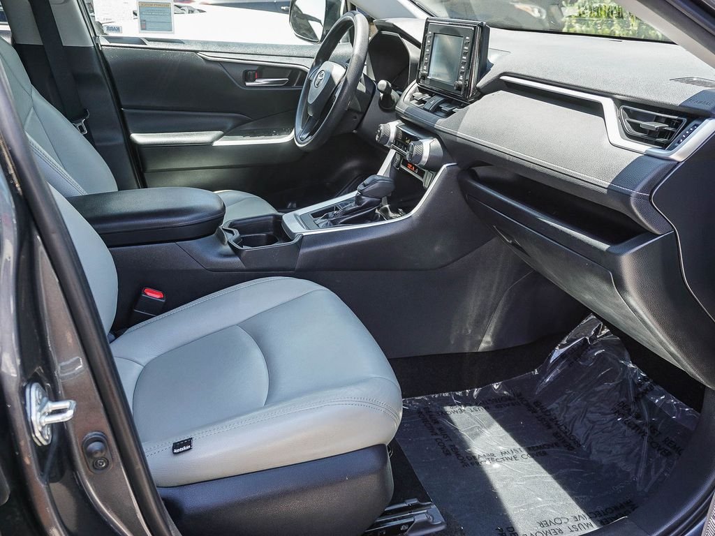 Used 2019 Gray Toyota XLE image 12