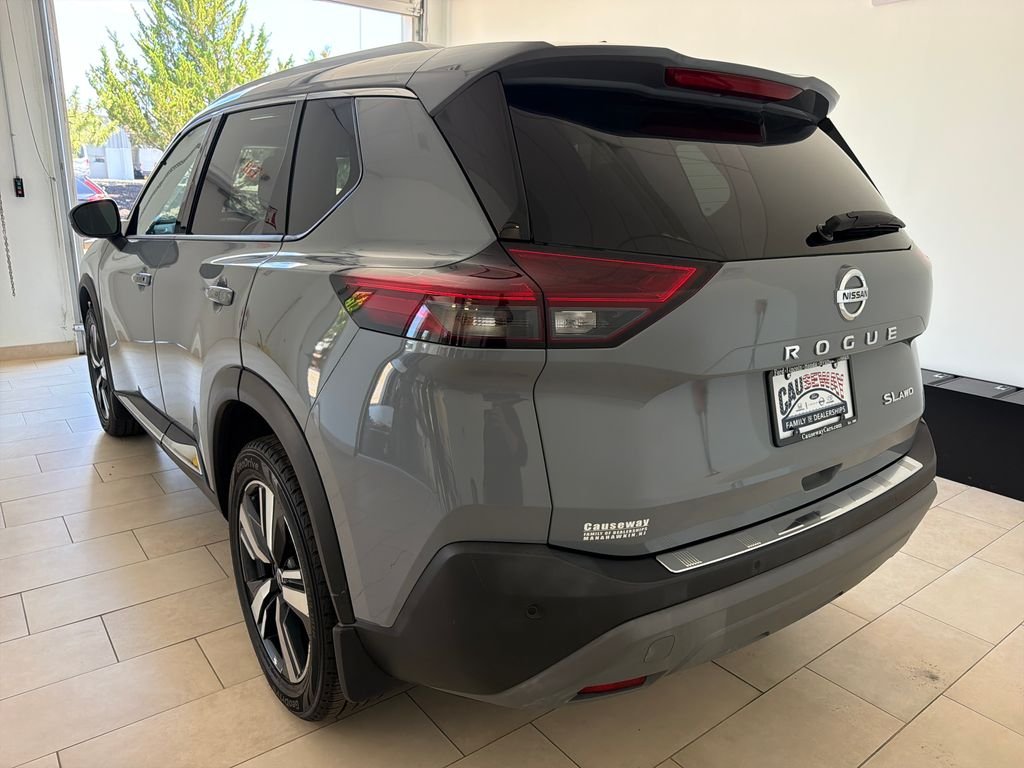 Used 2021 Boulder Gray Nissan SL image 5