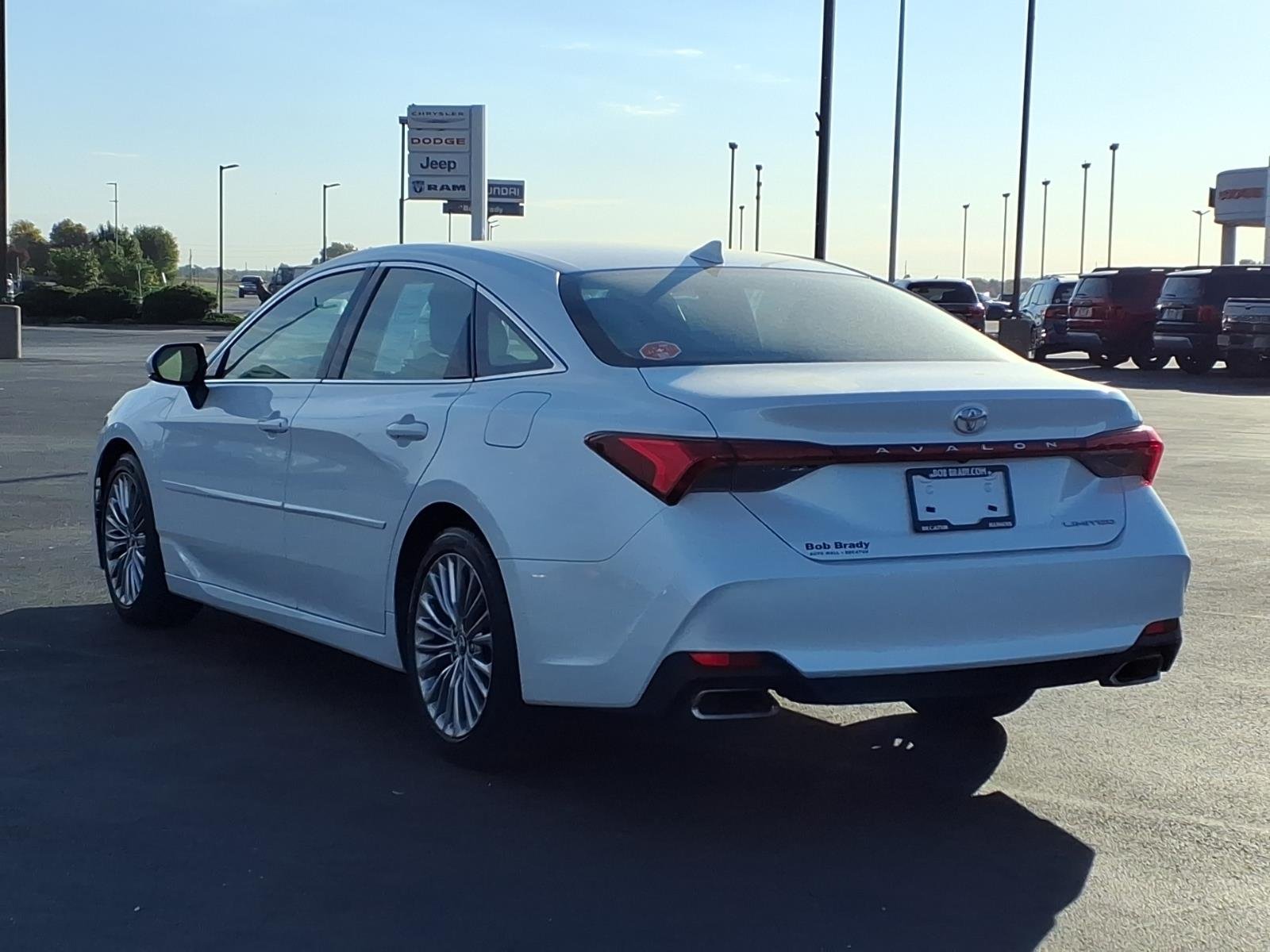 2019 Toyota Avalon Limited - Photo 13
