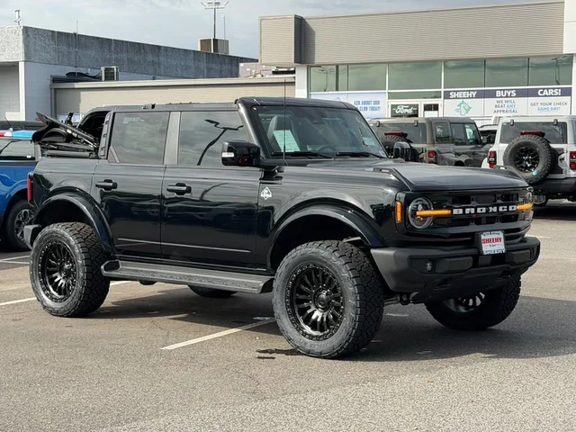 2025 Ford Bronco Outer Banks