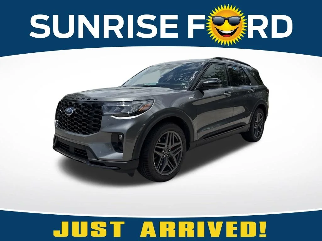 Certified Used 2026 Gray Metallic Ford ST-Line image 1