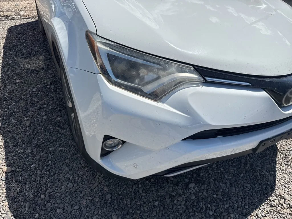 Certified Used 2018 White Toyota XLE image 13
