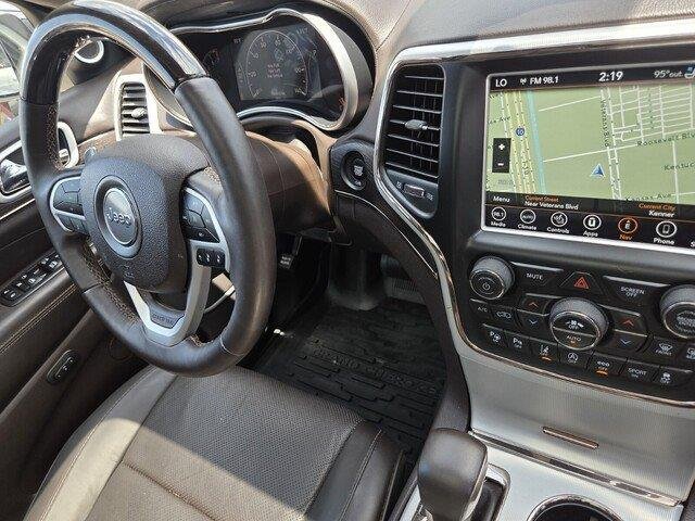 Used 2018 Ivory 3-Coat Jeep Summit image 31