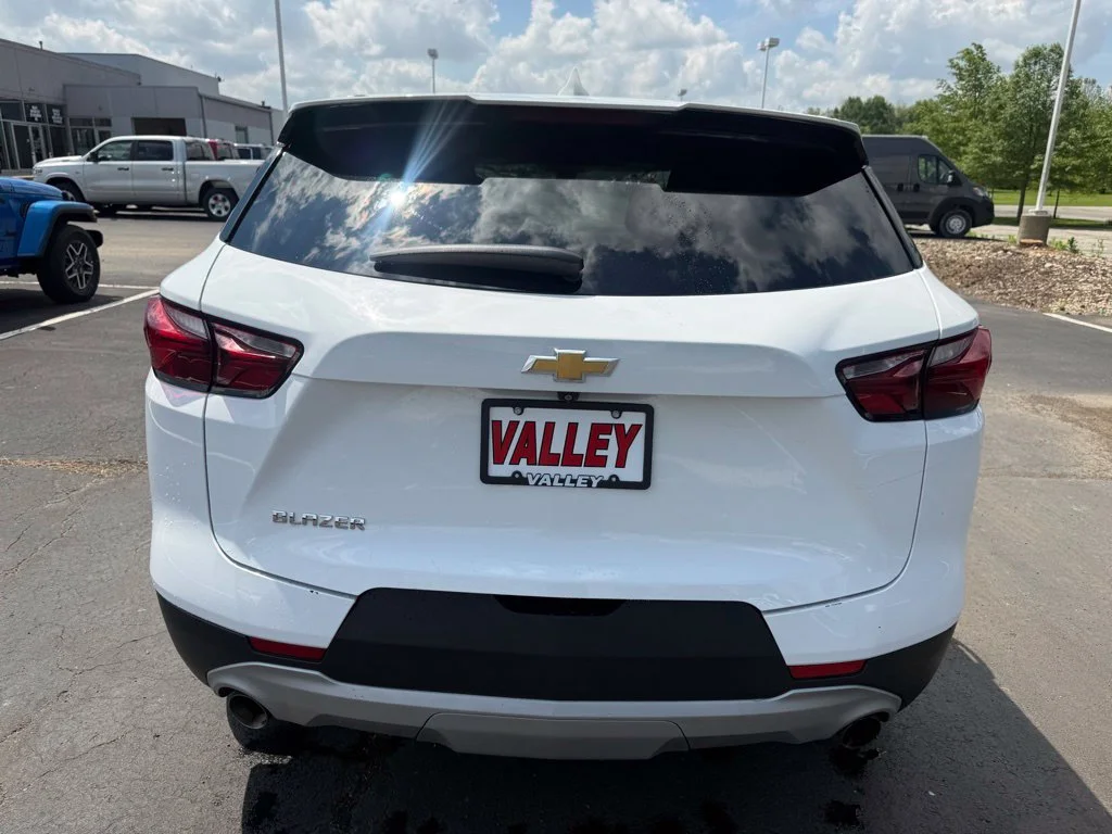 Used 2021 White Chevrolet LT image 8
