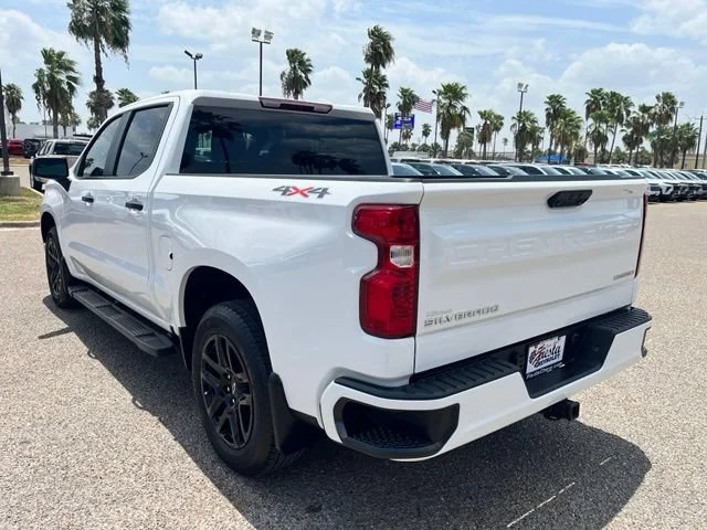 Used 2025 Summit White Chevrolet Custom image 6
