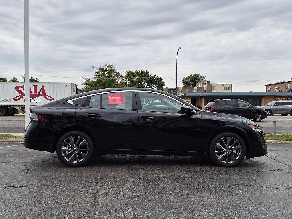 Used 2026 Super Black Nissan SL image 4