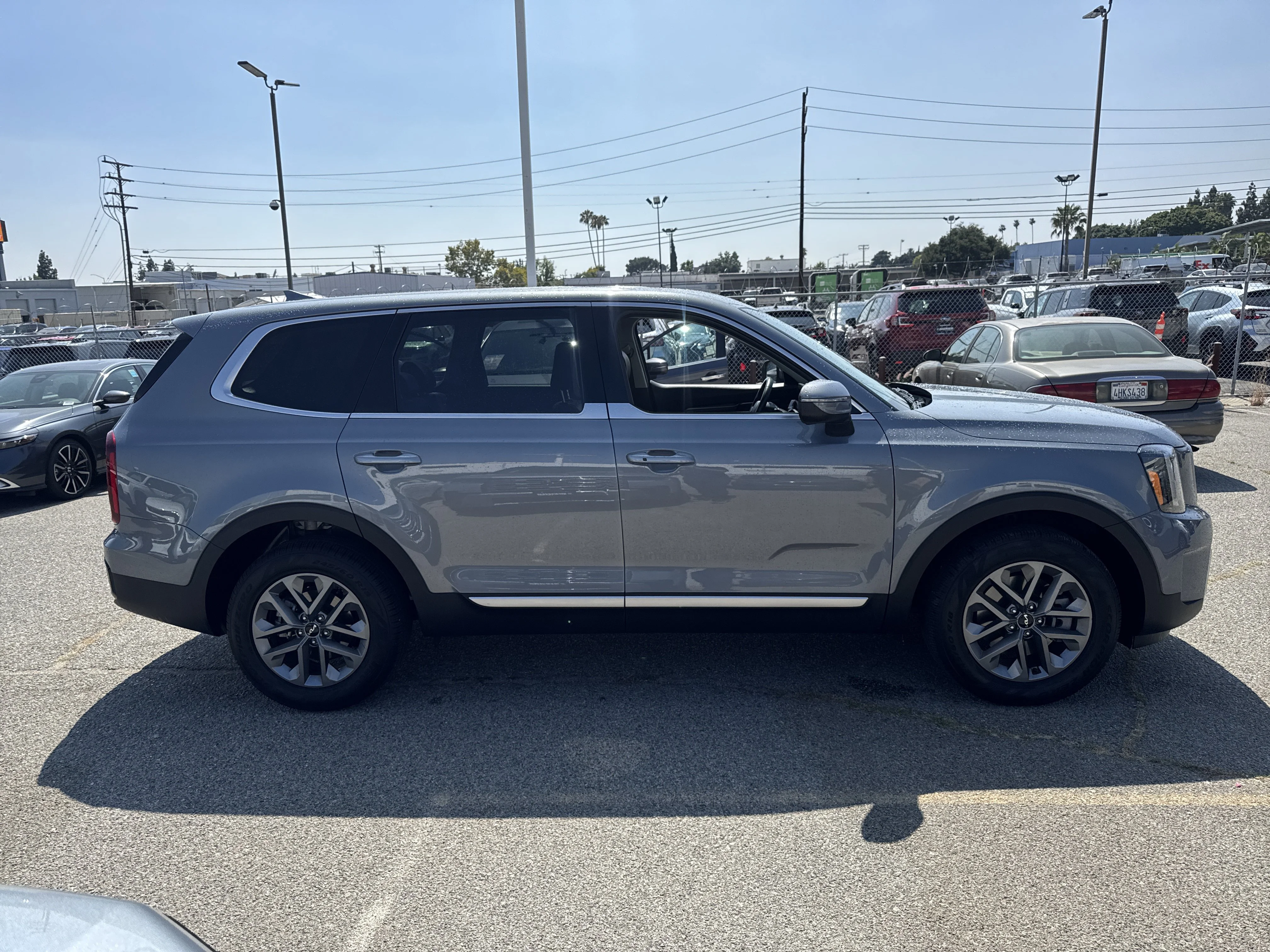Used 2025 Everlasting Silver Kia LX image 6