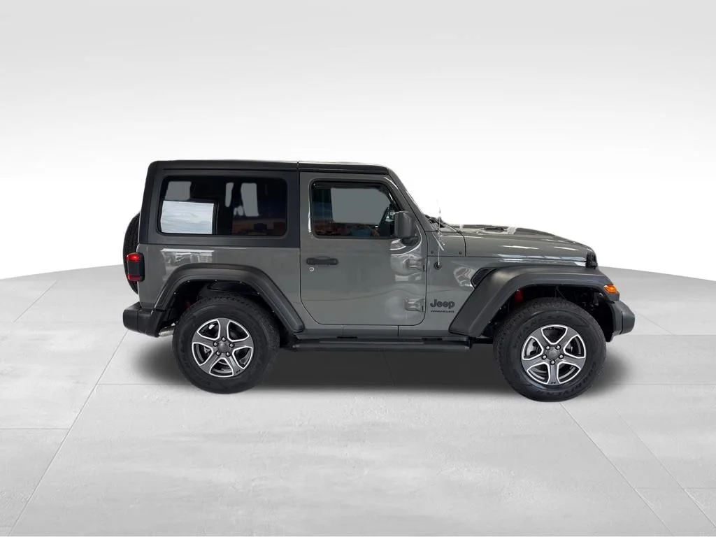 Used 2022 Gray Jeep Sport S image 7