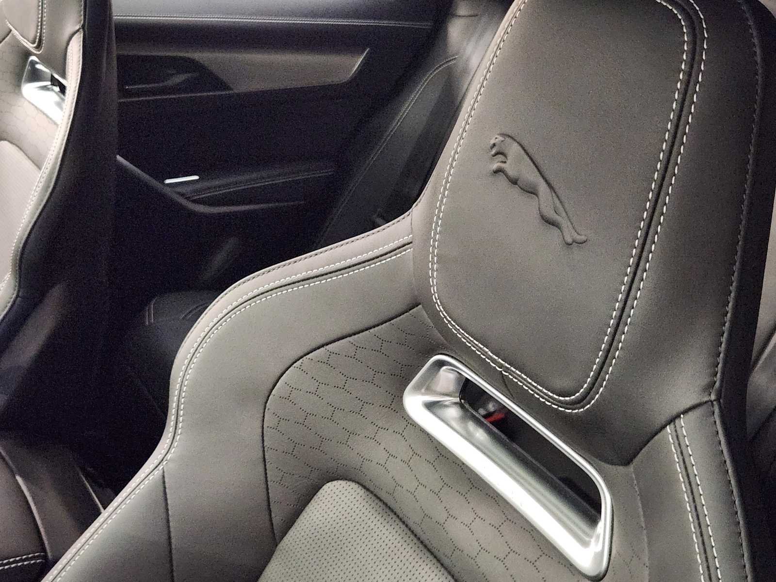 2026 Jaguar F-Pace R-Dynamic S - Photo 15