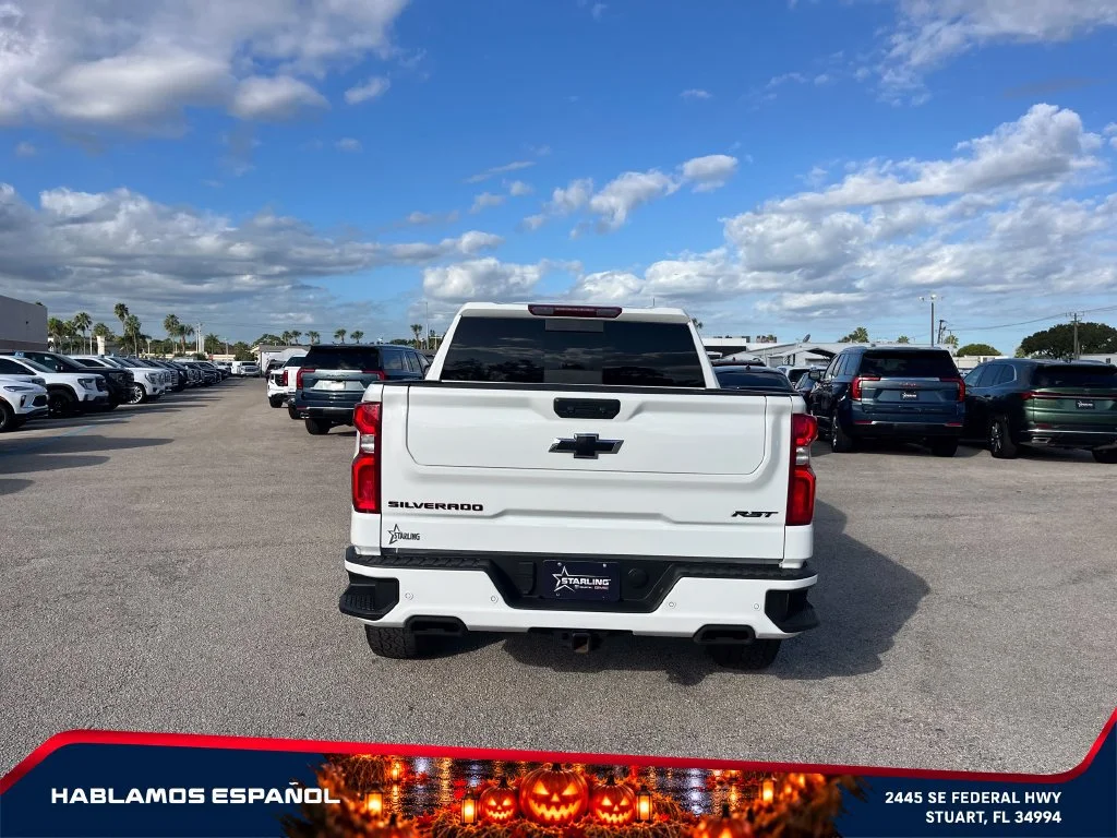 Used 2025 Summit White Chevrolet RST image 6