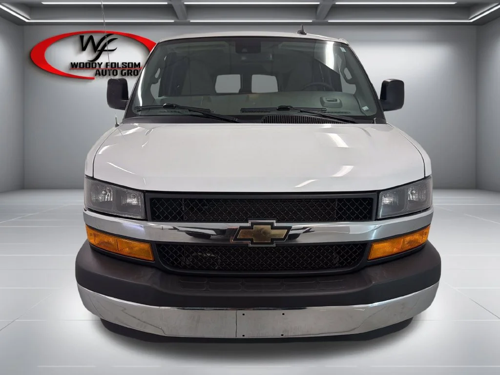 Used 2025 White Chevrolet LT image 2