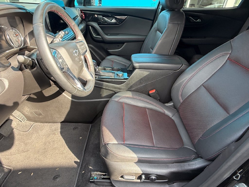 Used 2025 Black Chevrolet RS image 3