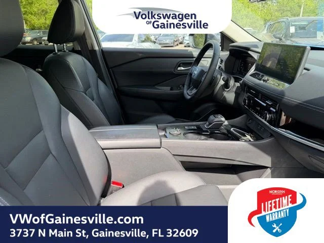 Used 2025 Gun Metallic Nissan SL image 9