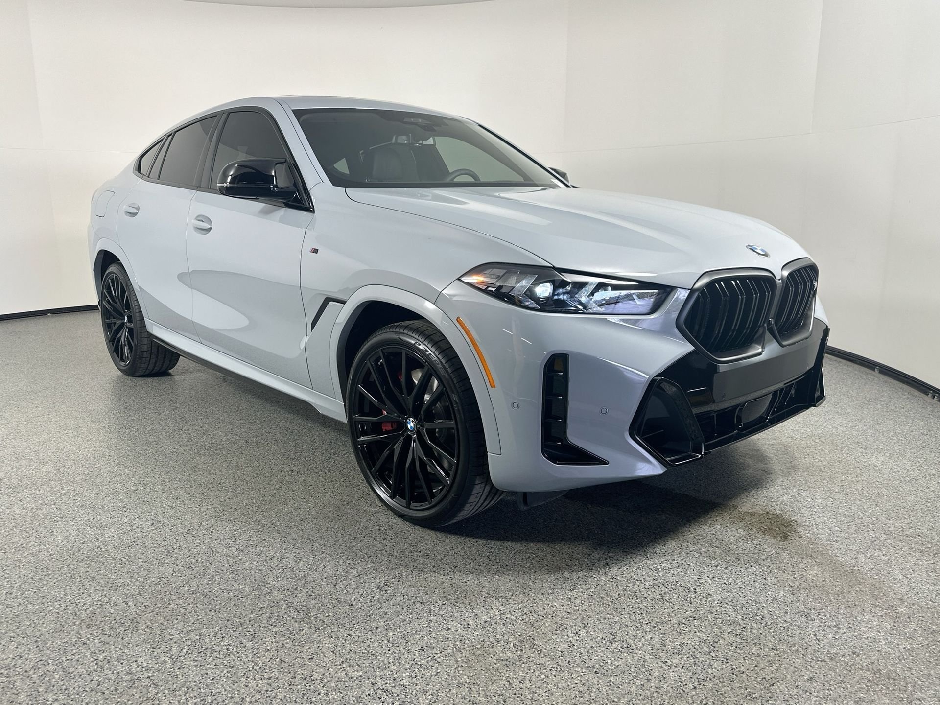 2026 Bmw X6 M photo 3