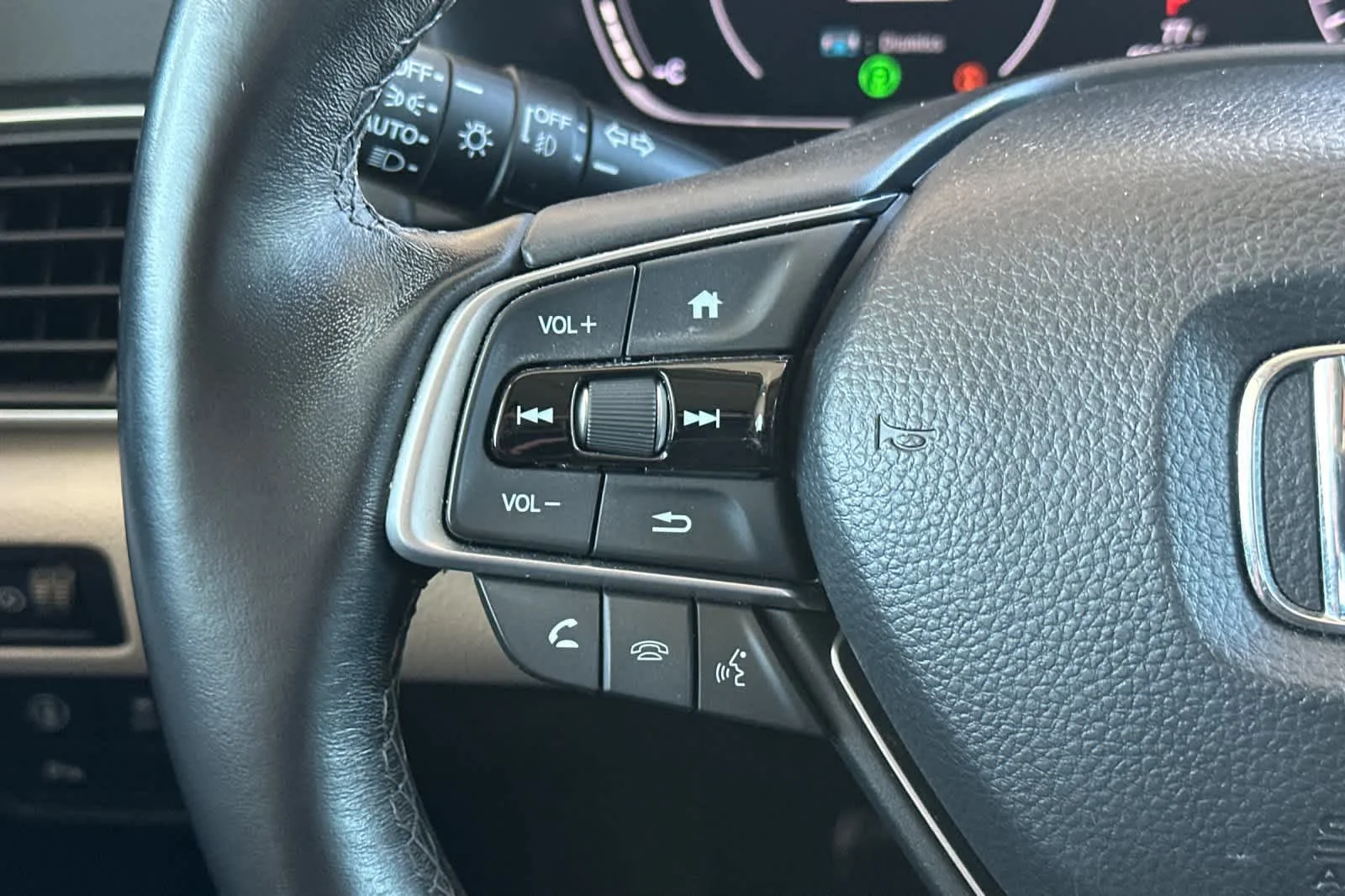 2021 Honda Accord EX-L - Photo 25