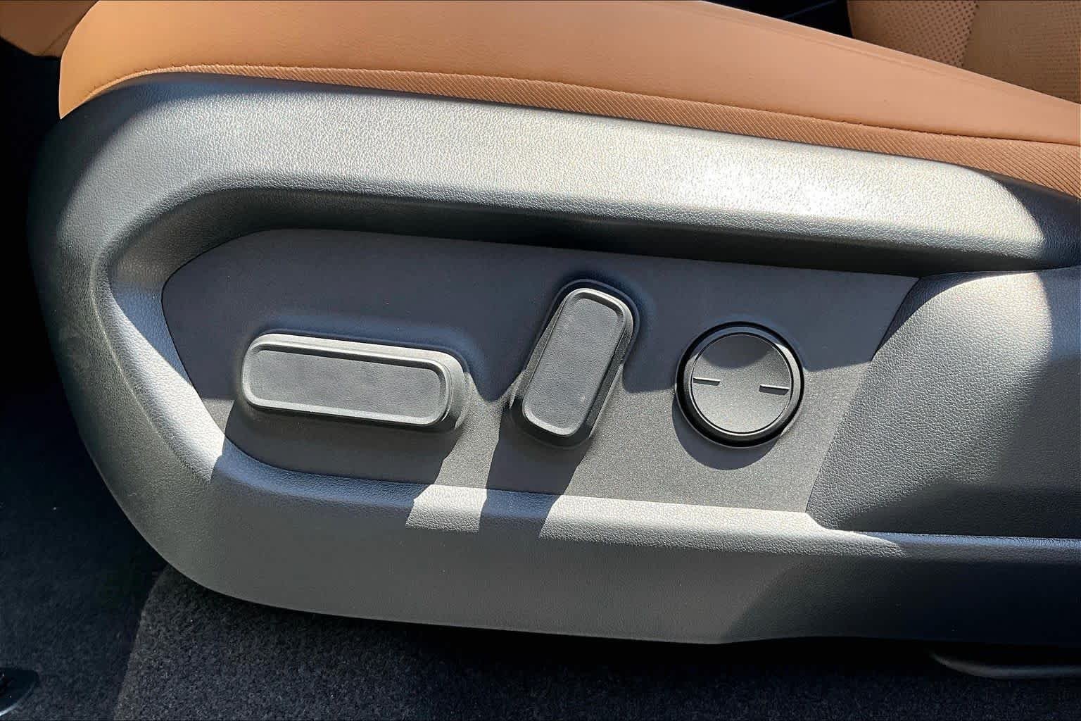New 2026 Ultra White Lexus PREMIUM image 15