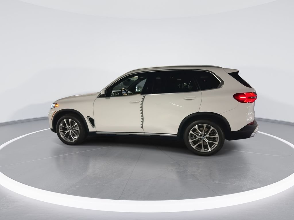 New 2026 Alpine White BMW xDrive40i image 8