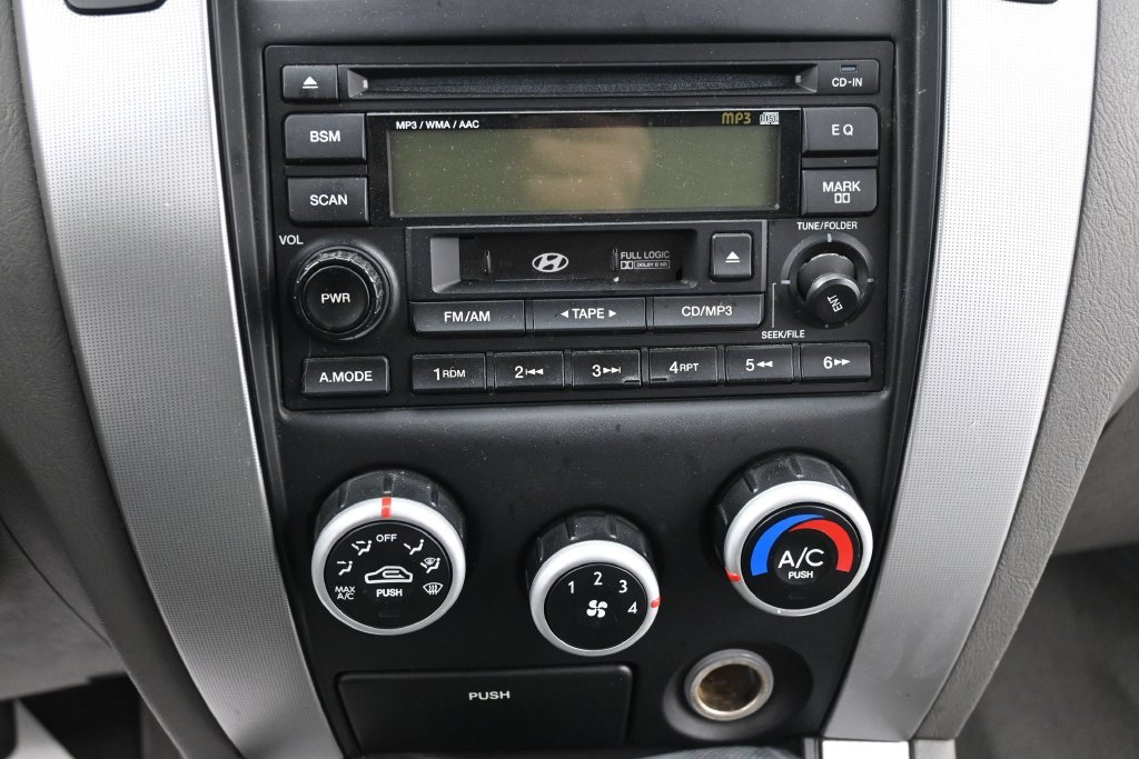 Used 2006 White Hyundai Limited image 10