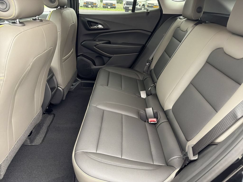 New 2026 Mosaic Black Metallic Chevrolet ACTIV image 10