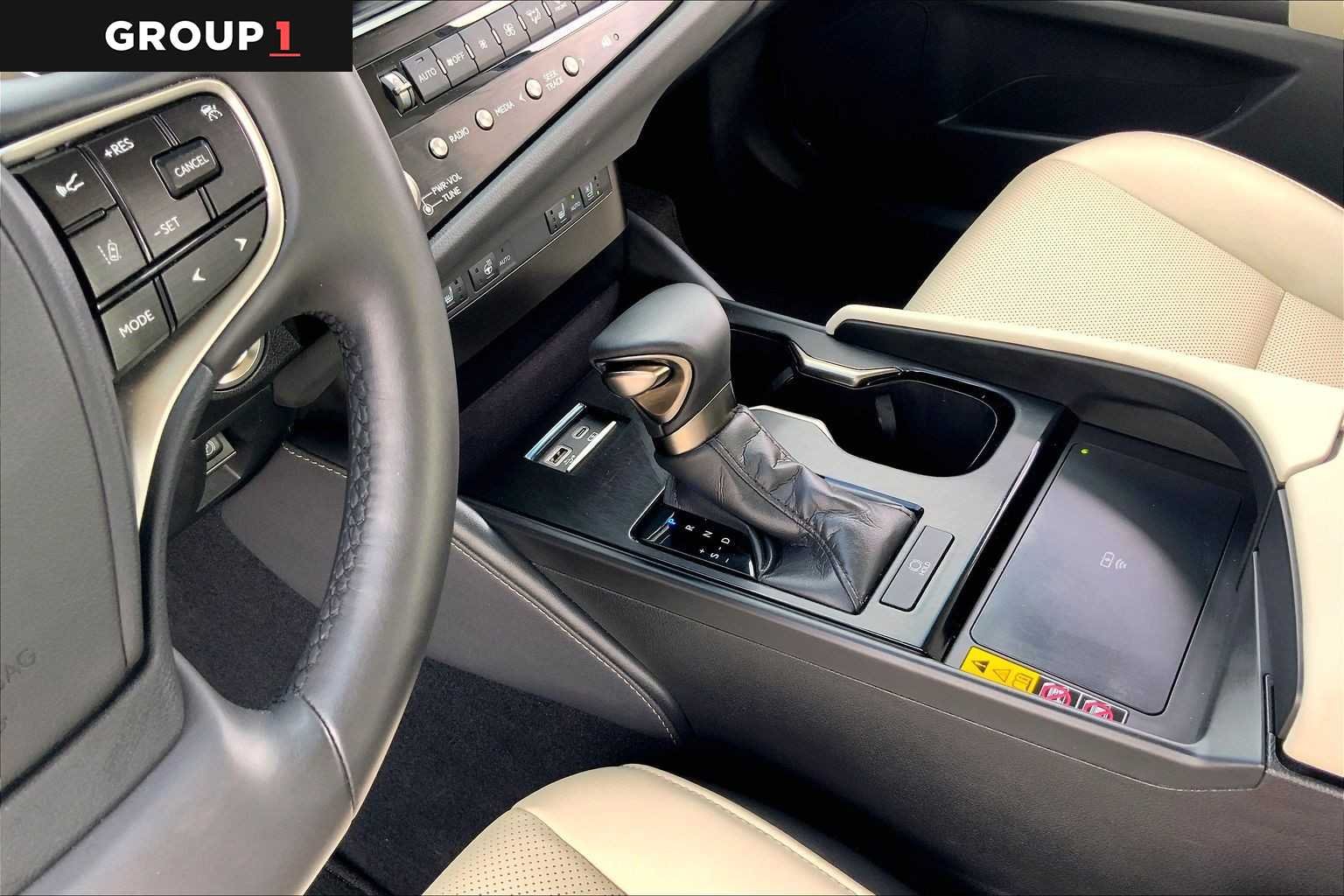 Certified Used 2024 MOONBEAM BEIGE MET. Lexus  image 16